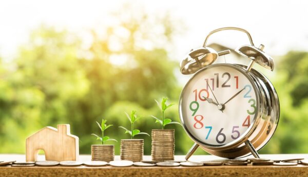 Statistical Arbitrage: Capturing Transient Asset Discrepancies.
